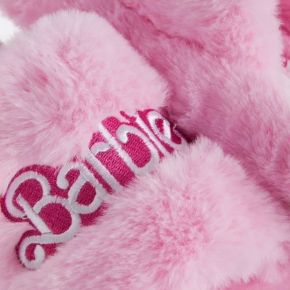 *NEW* Barbie Pink Slippers Size S (5/6) - Picture 13 of 13